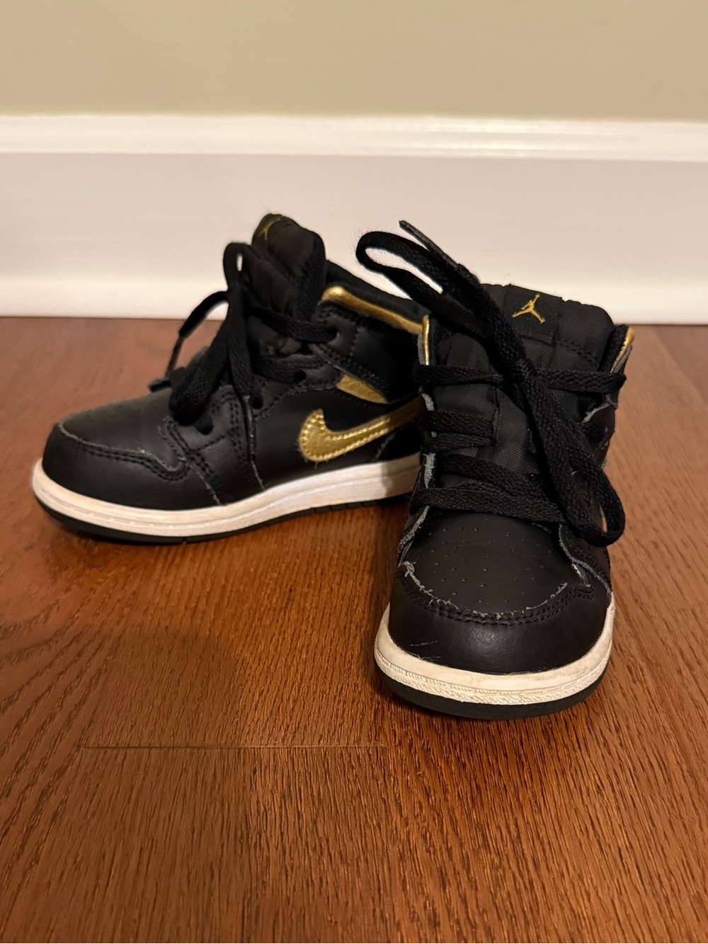Nike Air Jordan 1 Mid TD Black Metallic Gold Sneakers Shoes Size 8C DQ8425-071